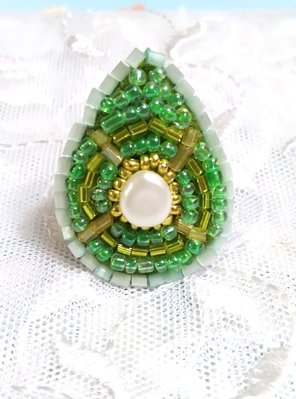 菲洛那手作:純手縫綠色系天然巴洛克珍珠水滴形珠繡宮廷女王風不鏽鋼可調式戒指