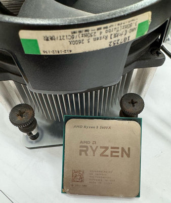 《在地台南人》AMD處理器Ryzen 5 2600X  六核心 3.6G 含風扇 CPU 中古 南區可以面交