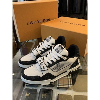 Louis Vuitton LV Trainer 系列 魔鬼氈款式 搭配 黑牛仔配色 男生鞋子