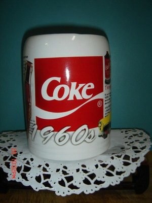 一隻漂亮全球超限量的可口可樂1960年的大馬克杯