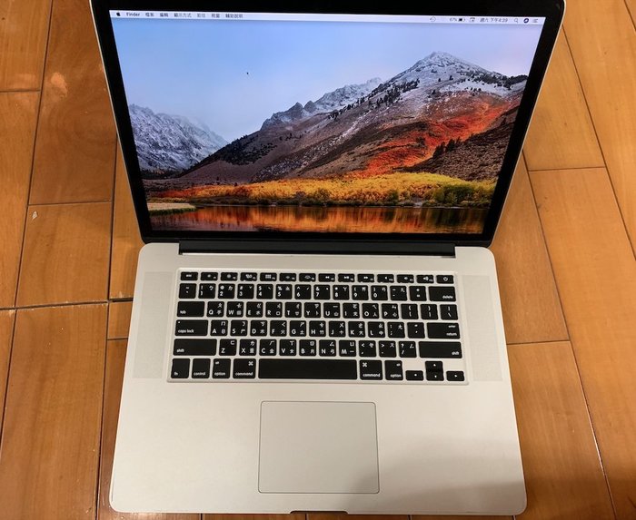 台中2015年MacBook Pro Retina 15吋i7 (2.2) 16G 256G 蘋果電腦Appl