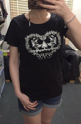 ｅ櫃✪ UNIQLO x KAWS UT♥ 優衣庫  兩小無猜銀色logo 聯名短袖tee t-shirt 正品  M號