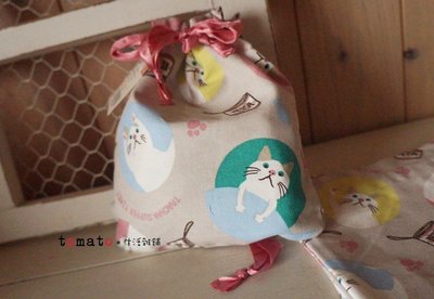 ˙ＴＯＭＡＴＯ生活雜鋪˙日本進口雜貨純棉大白貓鄙視貓 罐頭大白貓舉手肉球束口袋 化妝包(現貨+預購)