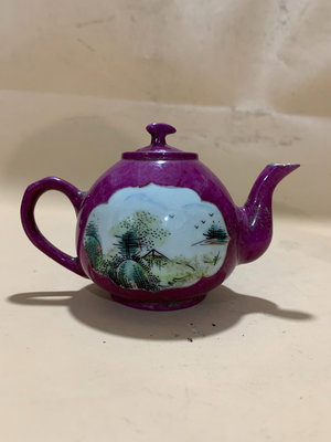 新 早些年收的老物件，胭脂紅開窗淺洚彩山水茶壺，