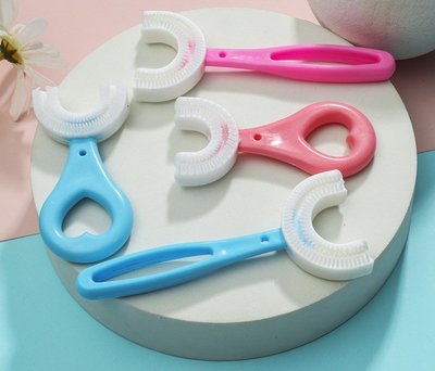 左右搖擺清鬆潔牙 兒童專用U型牙刷