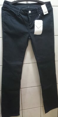lativ國民服飾品牌 小直筒牛仔褲