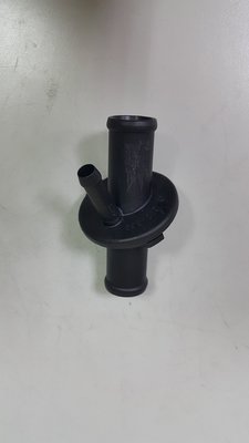 BENZ W210 96-02 熱水管接頭 水管接頭 (3通) 一字型 塑膠製 (防火牆上) 2108320015