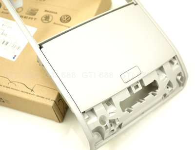 VW 德國原廠 Golf 7 / 7.5 眼鏡盒 置物盒 TSI R-line 灰色