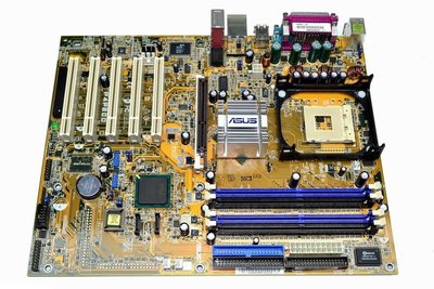華碩 Asus P4P800 主機板 /Socket 478 /AGP 8X /DDR RAM、品相優、測試良品、附擋板