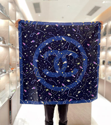 Chanel 藍色太空星座♈️方巾 尺寸90*90 成色近新