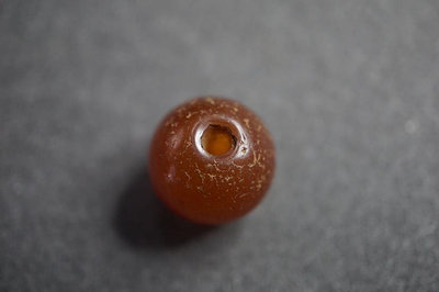 回流創匯老物件瑪瑙包漿紅珠，直徑1.5厘米a19e