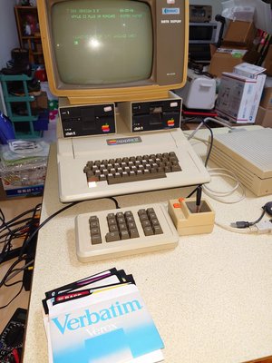 古董原廠apple II plus. SCSI 硬碟