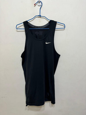 「 二手衣 」 Nike 男版緊身運動背心 XL號（黑）91