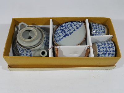 [銀九藝] 早期日本陶瓷 青花茶壺 茶杯組
