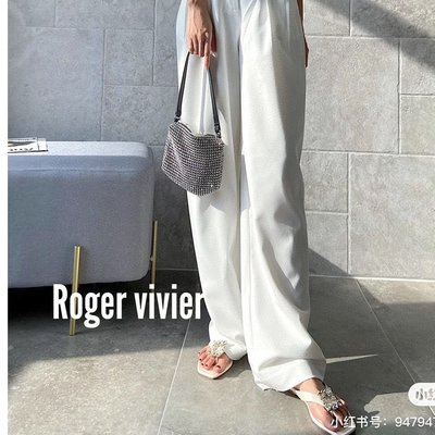 Roger Vivier  RV水鉆真皮人字拖鞋女網紅百搭方頭款平底拖鞋外穿沙灘拖鞋-阿拉朵朵
