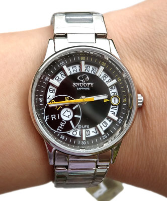【卡漫迷】 75折 Snoopy 金屬錶 日期星期 黑L ㊣版 手錶 史努比史奴比 女錶 不鏽鋼 強化水晶鏡面 鐵錶