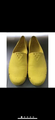 二手 FILA黃色防水洞洞鞋 尺寸37/24cm 售$150