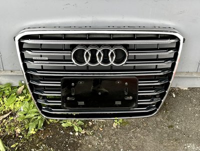 Audi A8  A8L 原廠水箱面罩 2010~2013 品相良好 特價 2000元 自取