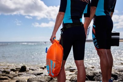 騎跑泳者 - 安全浮標 Z3R0D SAFETY BUOY 水上活動、游泳，水域訓練時的最佳夥伴