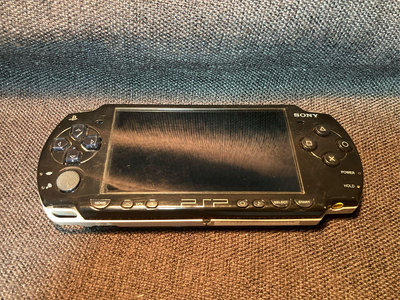 SONY PSP 型號PSP-2007 沒有電池可以測試不知功能好壞 沒有電池背蓋 當零件機出售