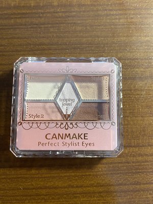 轉賣近全新 CANMAKE 完美色計眼影盤 05
