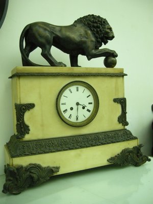 獅之吼    十九世紀/ 歐洲古董銅雕大理石桌座鐘/ 双孔報時