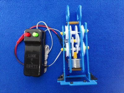 DIY 線控太陽能走路機器人(藍色)手工組裝電動遙控機器人模型 玩具套件 新貨到