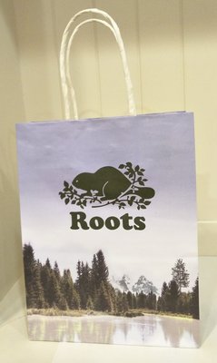 全新 Roots 自然景觀山林款紙袋提袋單只 2 0 cm x 2 6.3 cm x 1 0 cm 一般型