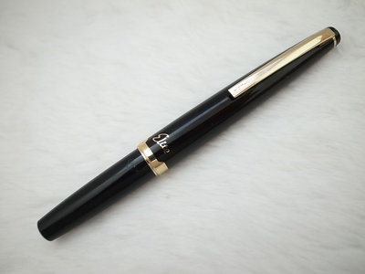 B281 百樂 日本製 elite 短鋼筆 18k 細字尖鋼筆(標準桿)(7成新天頂有退漆無凹)