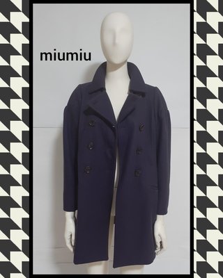 ♛ 黑貓姊vintage潮流古著♛ MIUMIU經典款學院風格連帽羊毛大衣外套 牛角扣大衣 輕盈深紫色 (40號)（義大利製）☞