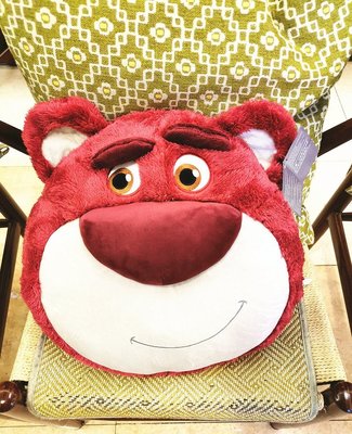 95折免運上新日本正品迪士尼 玩具總動員 草莓熊抱枕 靠墊毛絨抱枕玩偶 禮物