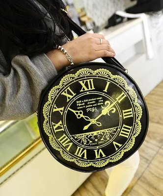✪ RingHouseShop ✪ 時尚個性女孩流行包系列　復古流行風　圓型時鐘　側背包