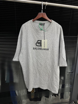 巴黎世家 Balenciaga 鎖扣字母 logo圖案 灰色短袖 T恤