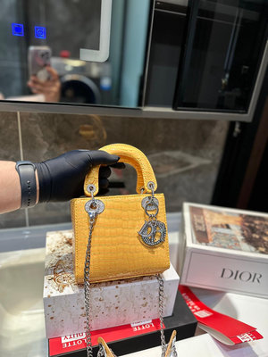【二手】 （折疊禮盒） 迪奧Dior 高級鉆扣 鱷魚紋 格戴妃包