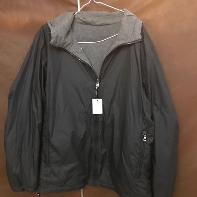 Uniqlo 雙面外套（黑、灰色）一件外套可享受穿搭樂趣/尺寸：XL