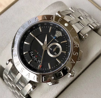 VERSACE V-Race GMT Alarm 黑色面錶盤 銀色不鏽鋼錶帶 石英 男士手錶 29G99D009S099 凡賽斯腕錶