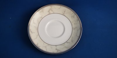 [美]英國 ROYAL DOULTON 落單骨瓷底盤可當點心盤/小菜盤 - NAPLES PLATINUM小
