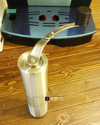【TDTC 咖啡館】日本 Kalita 攜帶型手搖磨豆機 30g - 不銹鋼&amp;陶瓷磨刀盤(搖桿可收折)(送毛刷x1)