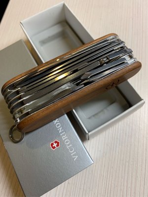 Mini 精品 Victorinox 瑞士維氏 VICT 1.6791.63 瑞士刀 瑞士軍刀 木頭製 馬蓋先