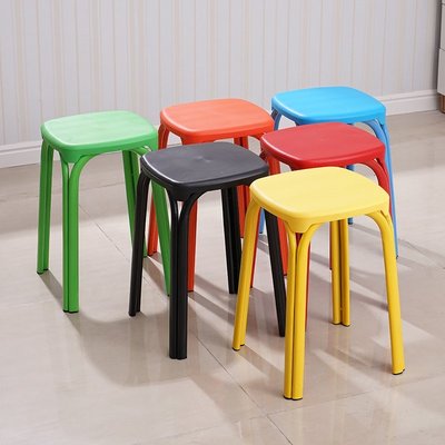 便攜式 �� 塑料折疊凳 �� 包郵新款塑料餐桌凳子現代簡約方凳成人家用圓凳小 折疊凳 課桌椅子