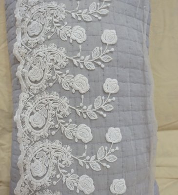 1尺38元 網紗刺繡 彈力蕾絲花邊 寬25公分 繡花 25cm 米白色 浪漫裝飾 禮服婚紗 花朵棉線刺繡