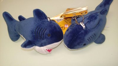 ///可愛娃娃///~5.5吋超可愛的氨綸布藍鯊魚娃娃珠錬吊飾~有牙齒~超柔軟---約15公分