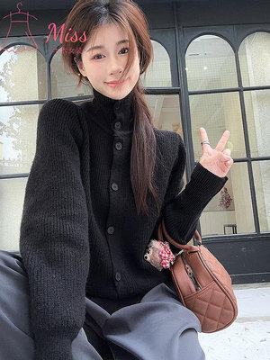高領長袖針織開衫女秋冬季2023年新款韓系設計感黑色毛衣顯瘦外套-Miss木木女裝