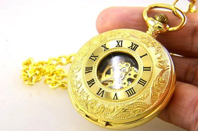 (六四三精品)錶徑4.5公分.哥德式絕美鏤空手上鍊機械懷錶.此功能瑞士錶數萬元!