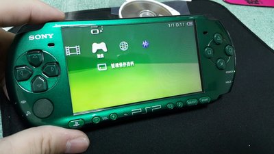 PSP 3007 主機+64G記憶卡+全套配件+97成新 深綠色 保修一年   PSP3007 顏色隨機出貨