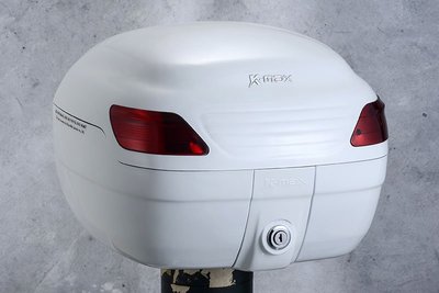 【Shich上大莊  安全帽】K-MAX K1 機車行李箱（無燈型) 30公升 機車後行李箱 白色