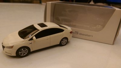 A納智捷 LUXGEN S5 原廠公司貨 1:43 模型車 迴力車 白
