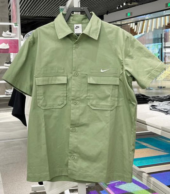 熱銷#NIKE LIFE 軍風短袖排扣式襯衫男 上衣 工作風 寬鬆 刺繡 口袋 男款 綠DX3341-386-030
