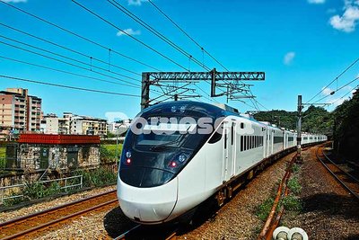 台鐵火車EMU3000照片.台灣圖庫.曉海攝影大檔40MB圖庫出租.超優惠