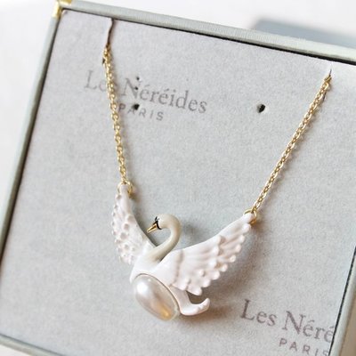 潮款現貨法國Les Nereides 琺瑯釉 白天鵝巴洛克白珍珠 精致優雅氣質 項鏈-雙喜生活館